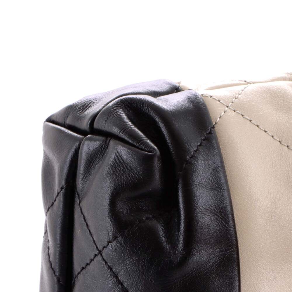 Chanel 22 Chain Hobo Quilted Calfskin #251844C47B - Picture 6 of 7